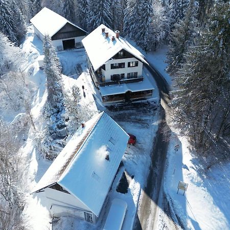 Guest House Kmecki Hram Fortuna Idrija Exterior photo