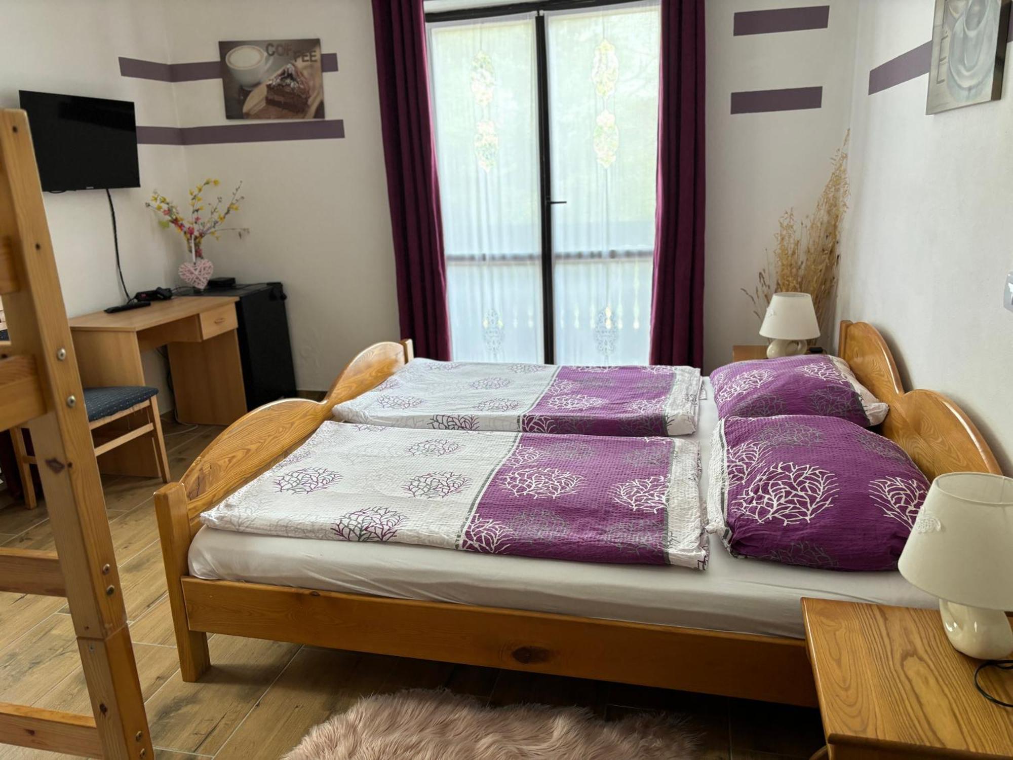 Guest House Kmecki Hram Fortuna Idrija Exterior photo